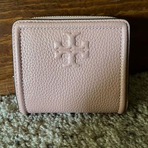 Tory burch bifold wallet